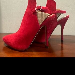 ❌❌❌SOLD ❌❌❌Vince Camuto Womens Suede Pointed Toe Sling Back Pumps Red Size 7.5